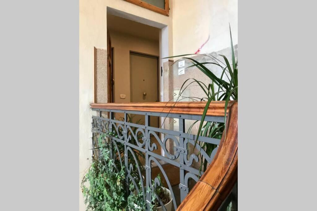 Sunny Top Floor In San Frediano Florenţa Exterior foto